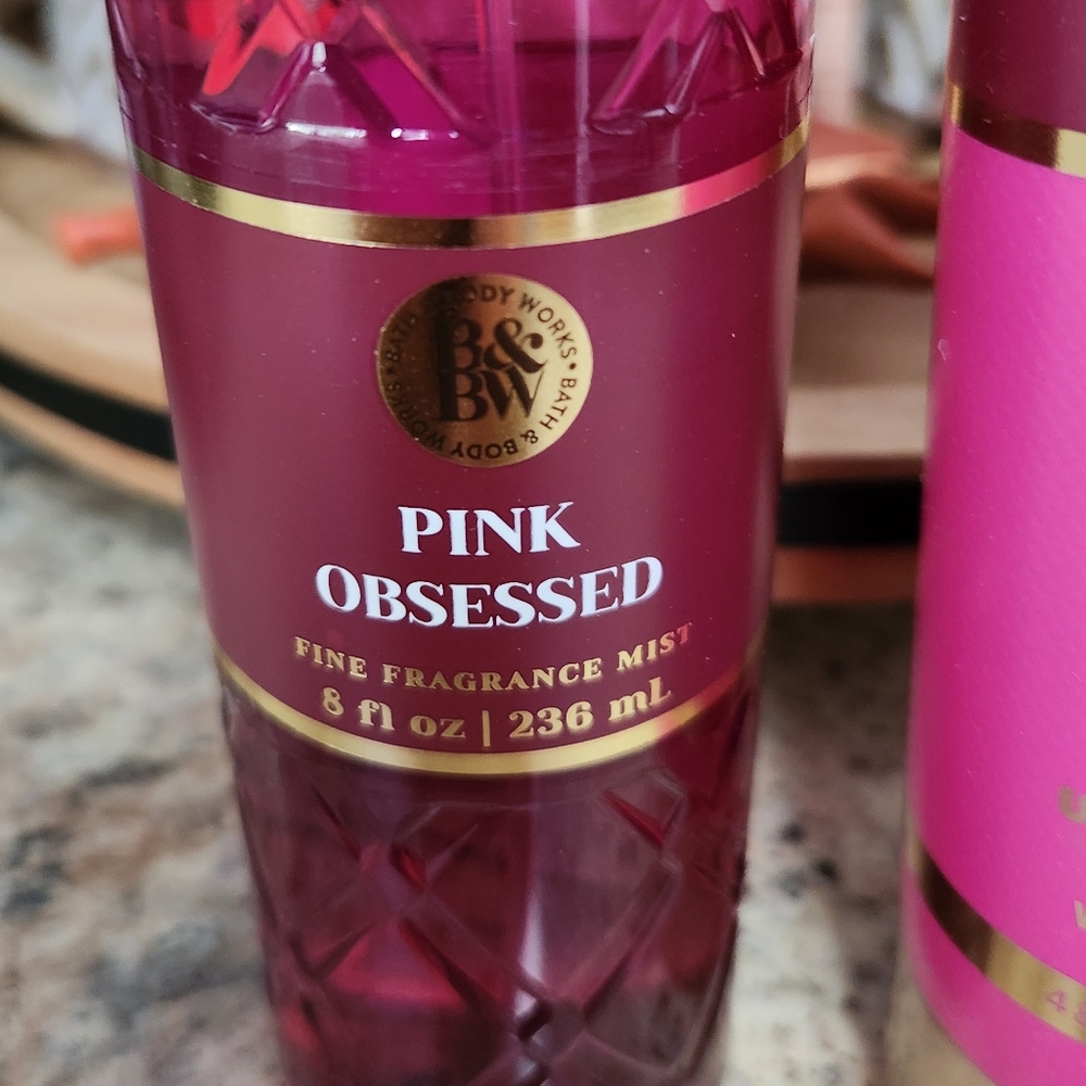 NEW Bath and Body Works "Pink Obsessed" Body Care Bundle - Picture 2 of 4